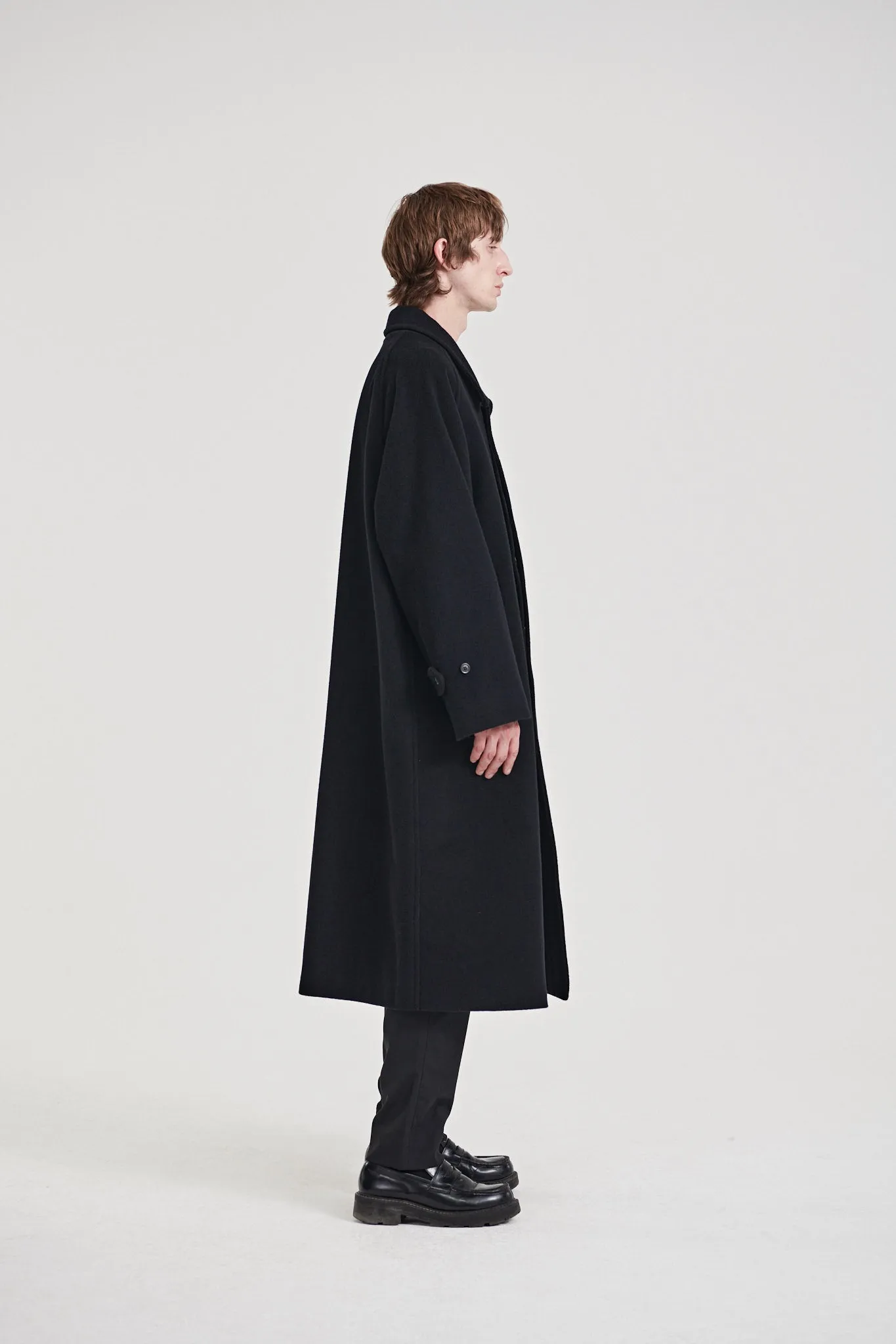 10 / Cashmere coat black