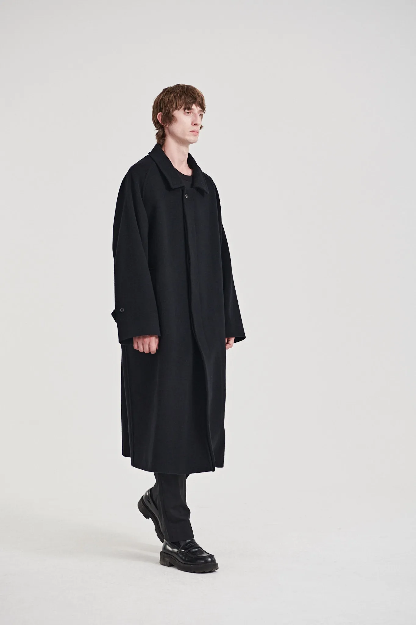 10 / Cashmere coat black