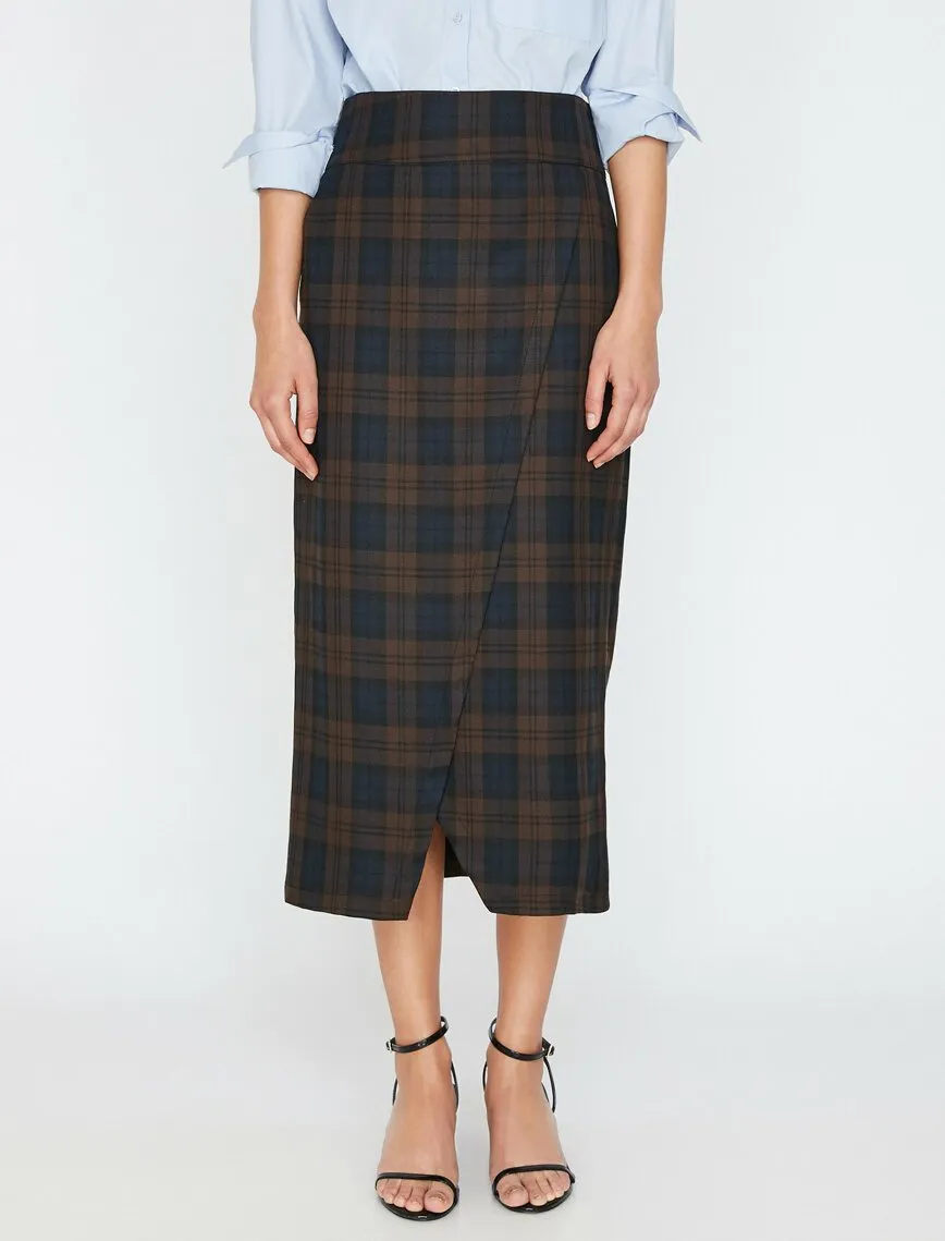 12197 Black Check Midi Skirt