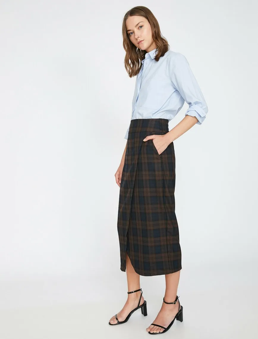 12197 Black Check Midi Skirt