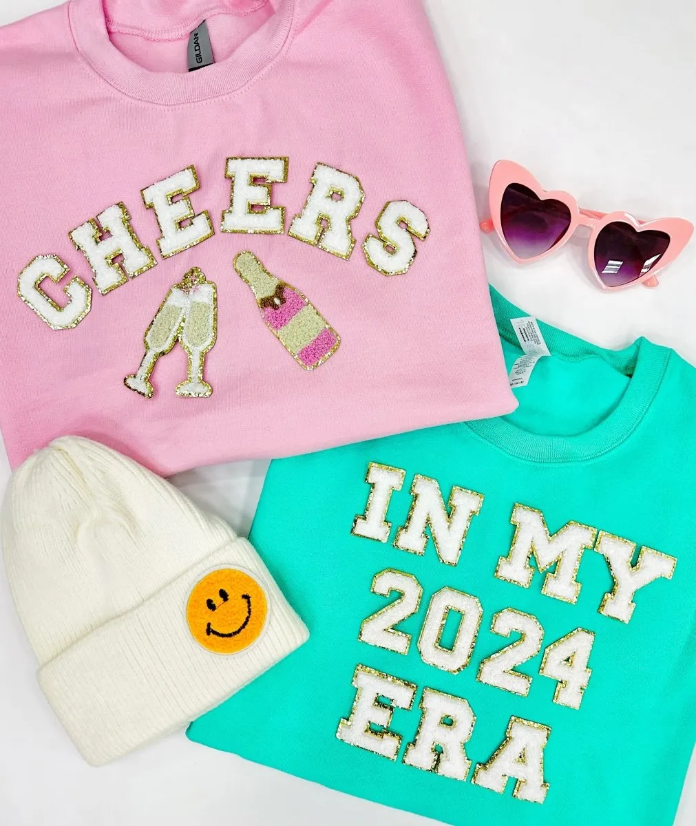 'Cheers' Letter Patch Crewneck Sweatshirt