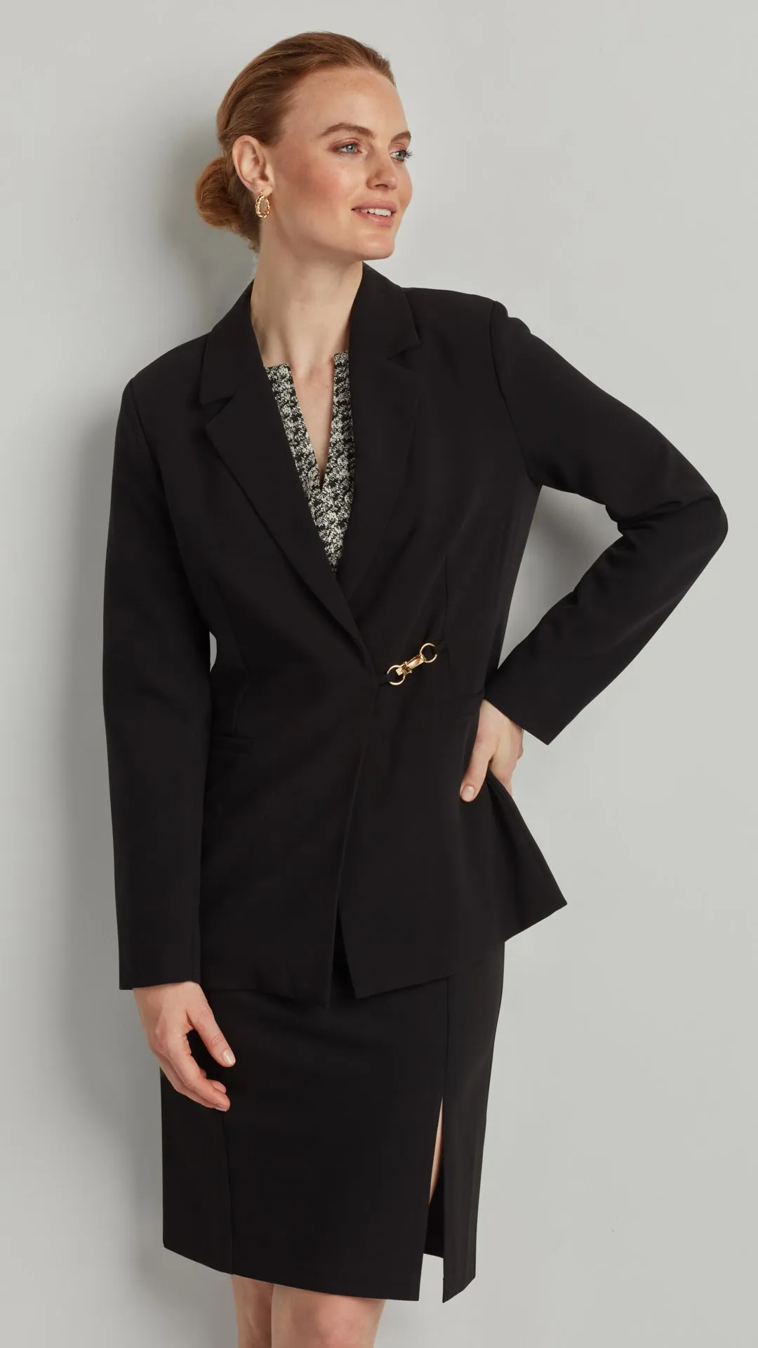 CLASP-CLOSURE BLAZER