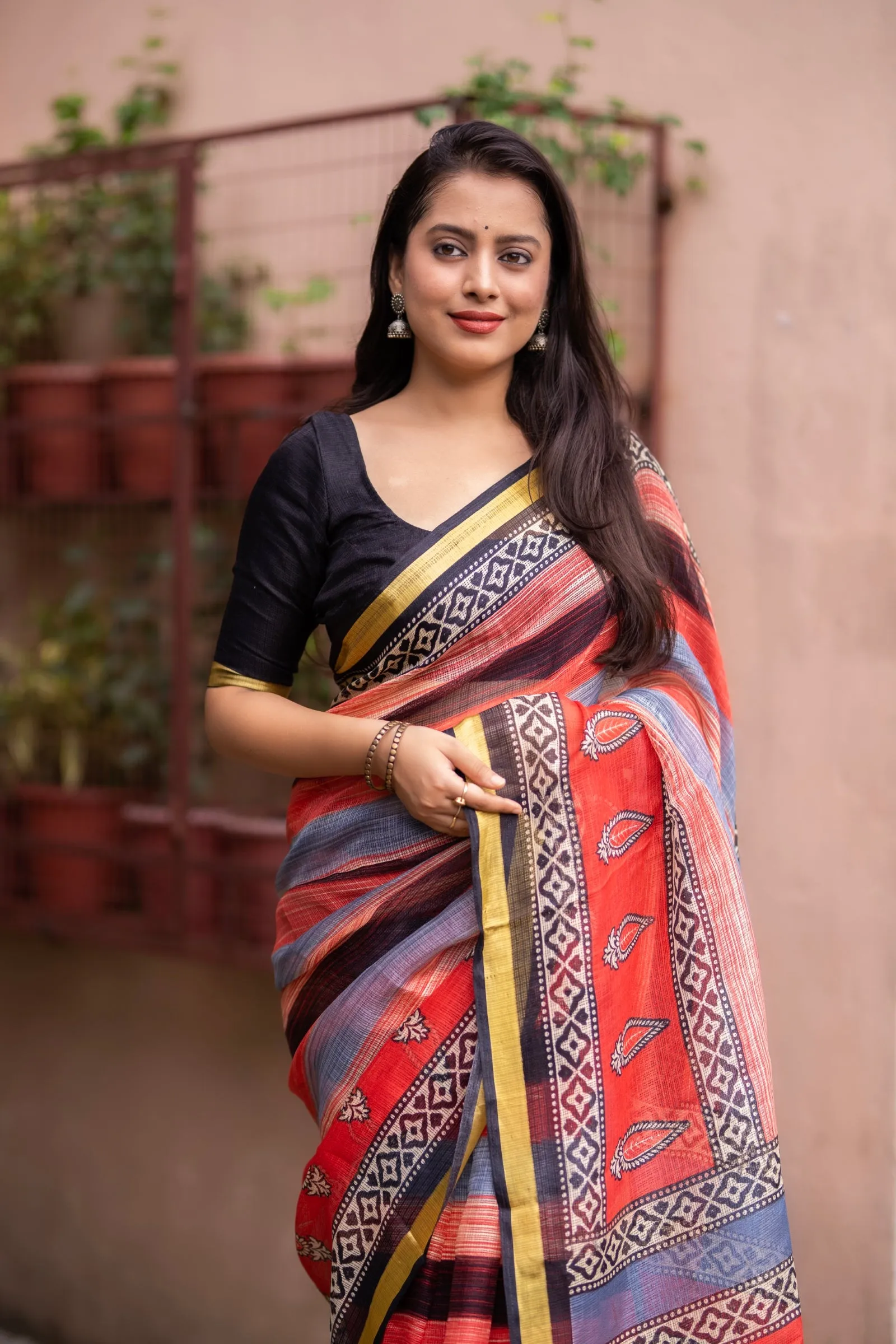 Elegantly Crafted Kota Silk Saree for Women: Luxuriously Soft, Exquisitely Printed, and Embellished with a Weaving Pattu Border