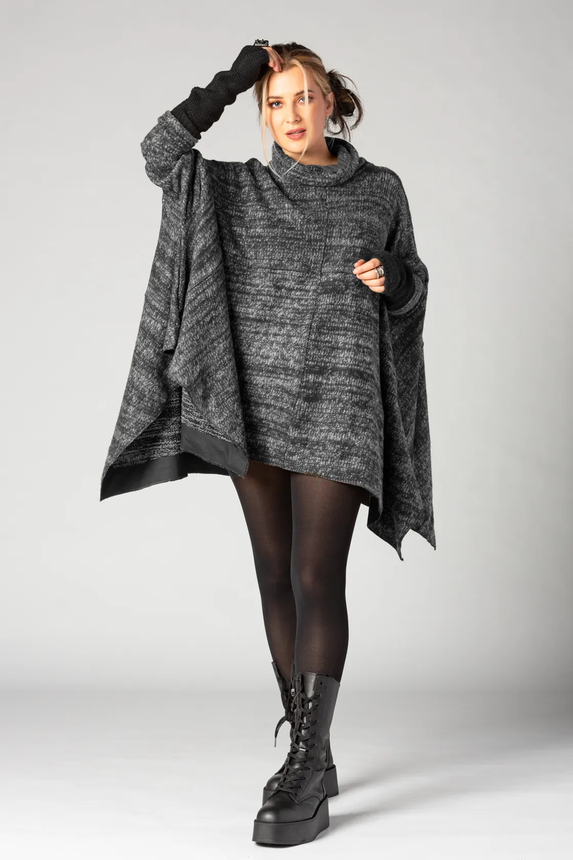 GERSHON Poncho in Grey