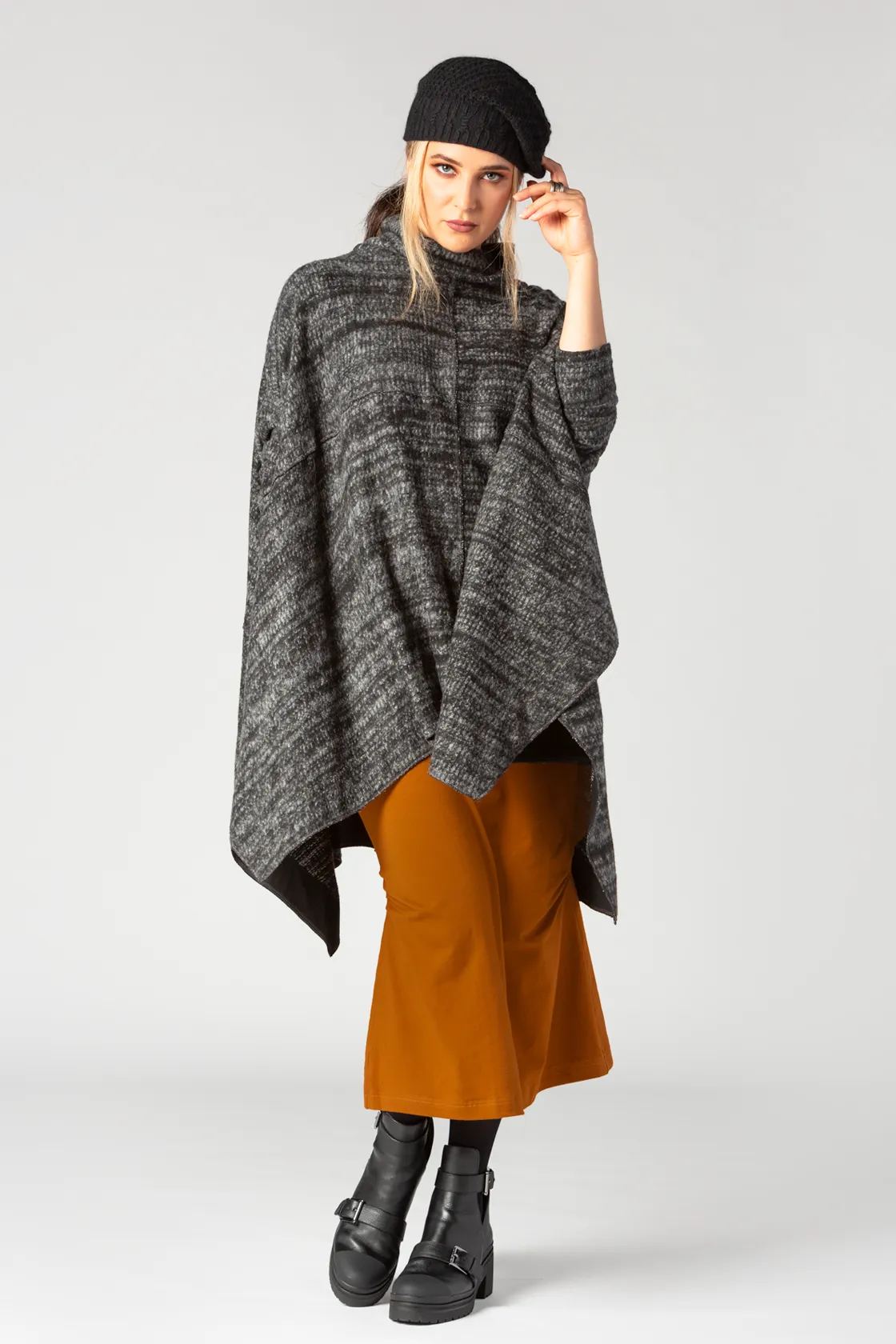 GERSHON Poncho in Grey