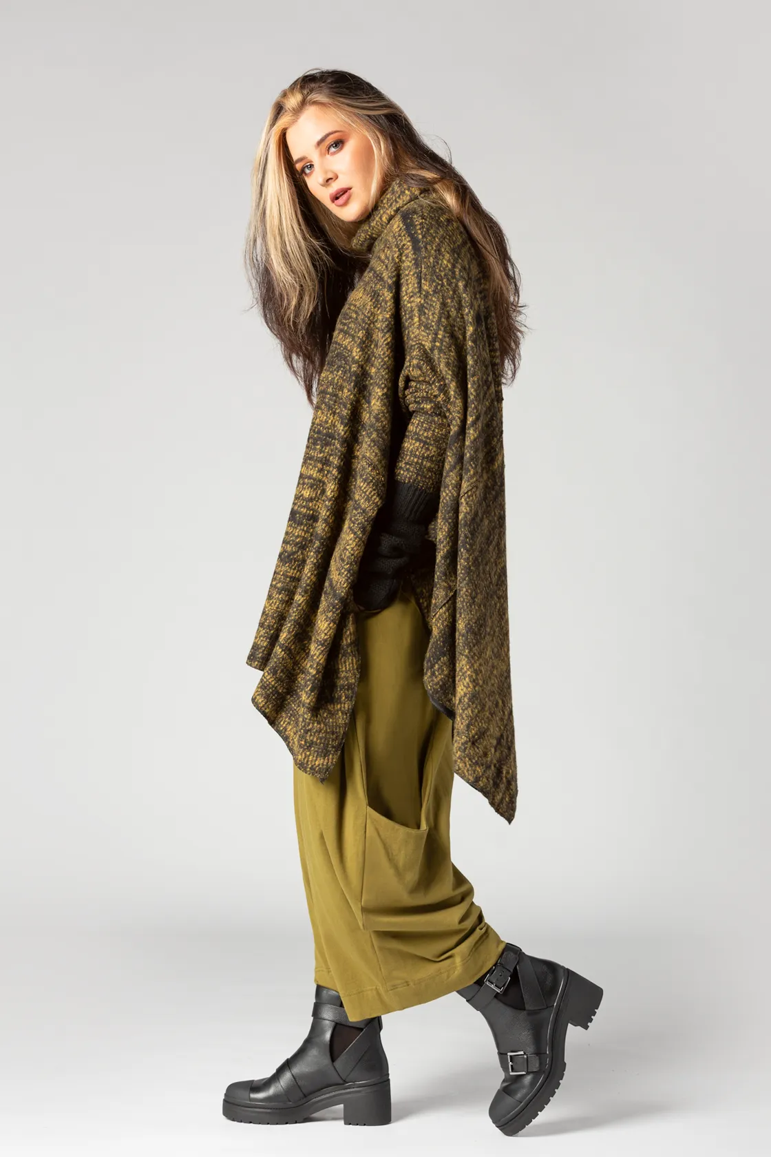 GERSHON Poncho in Mustard