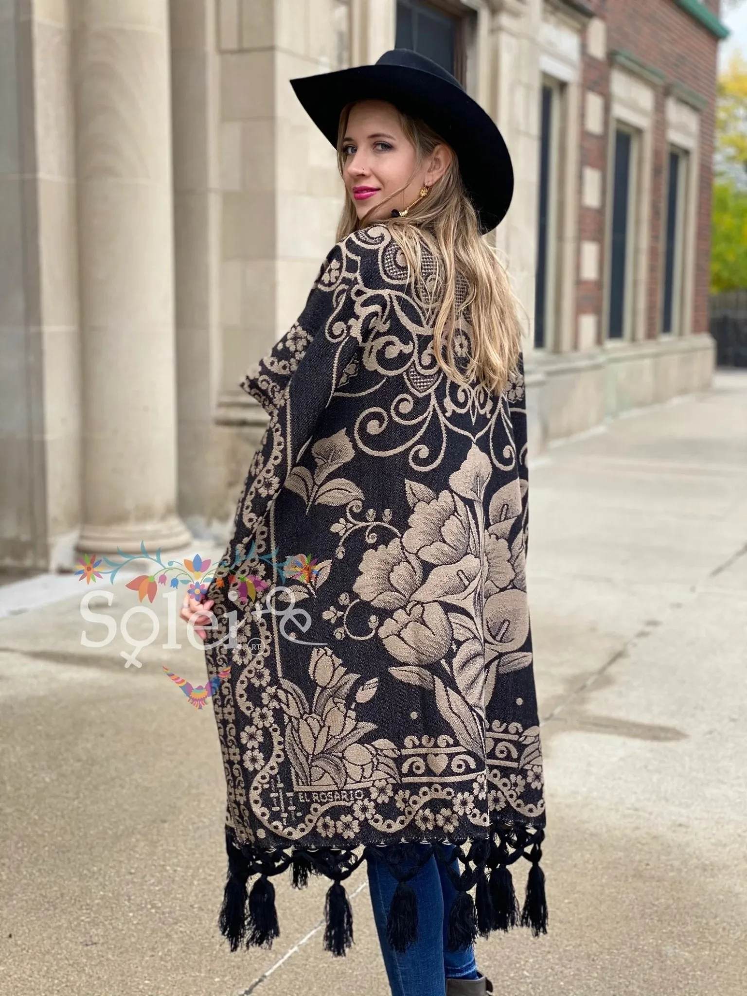 Mexican Traditional Calla Lily Poncho. Gaban Alcatraz Fino.