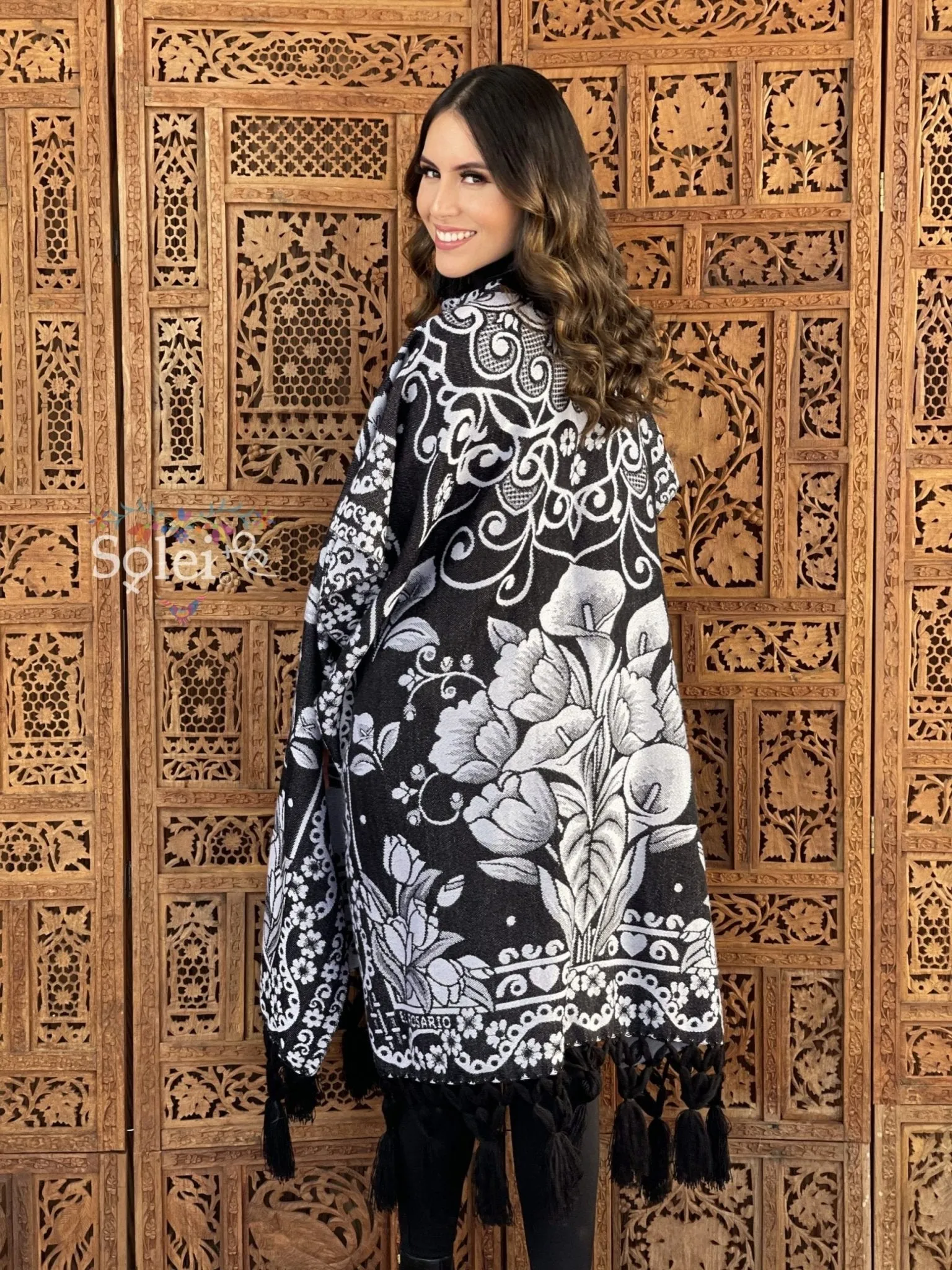 Mexican Traditional Calla Lily Poncho. Gaban Alcatraz Fino.