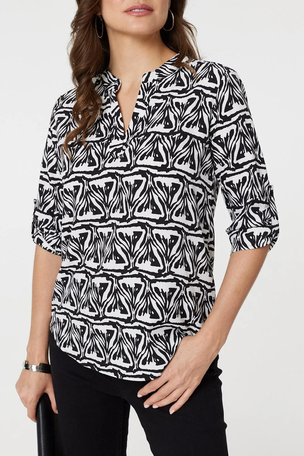 Printed Collarless V-Neck 3/4 Blouse