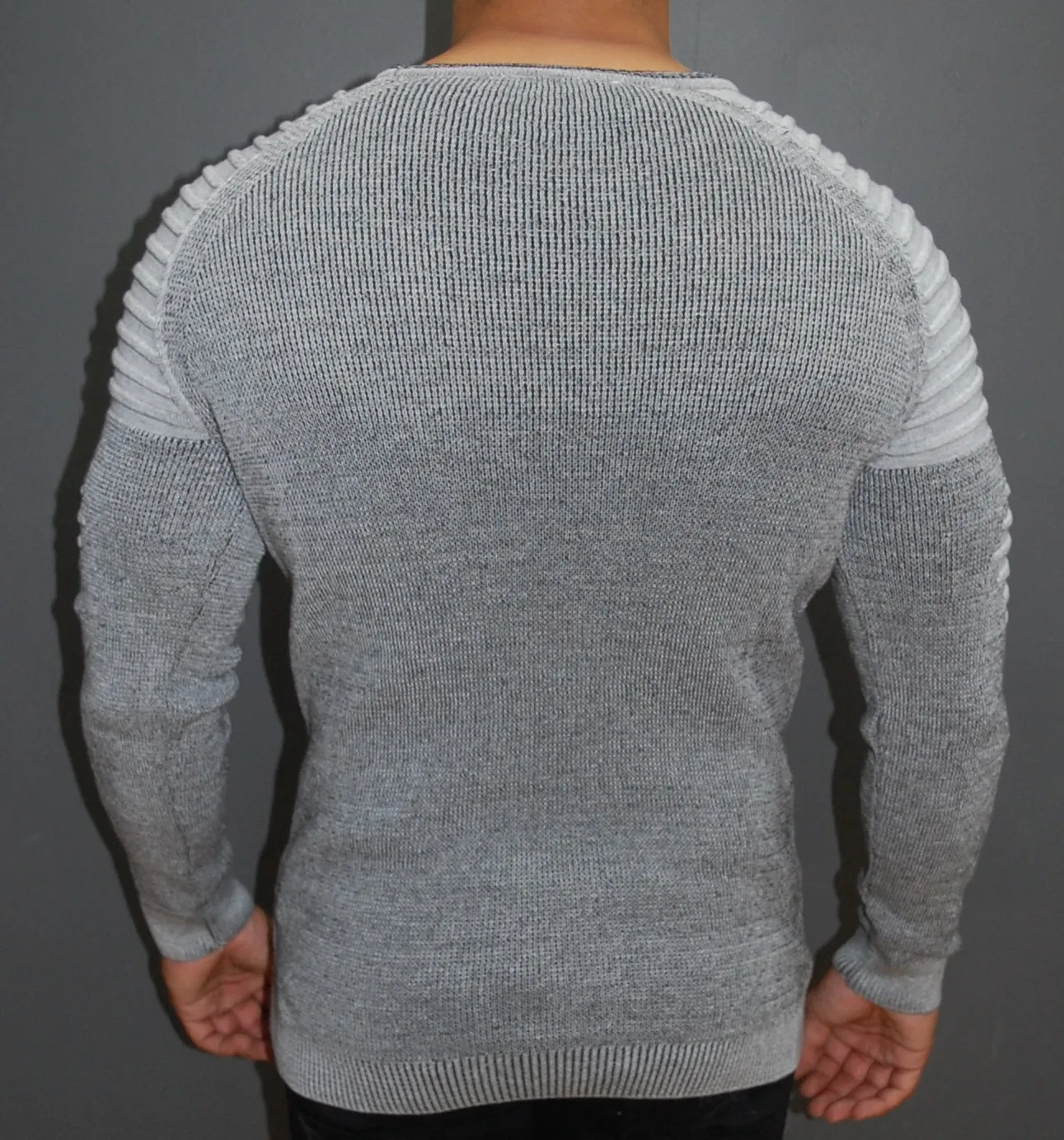 R&R Men Stylish 2 Tone Ribbed Arm Crew Neck Sweater - Gray