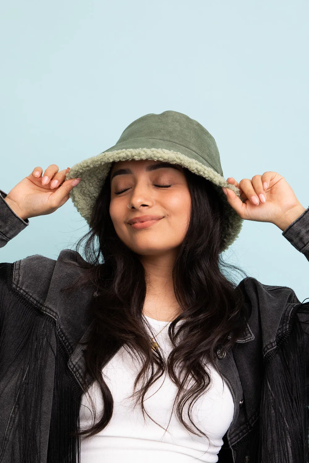 Reversible Teddy Suede Bucket Hat