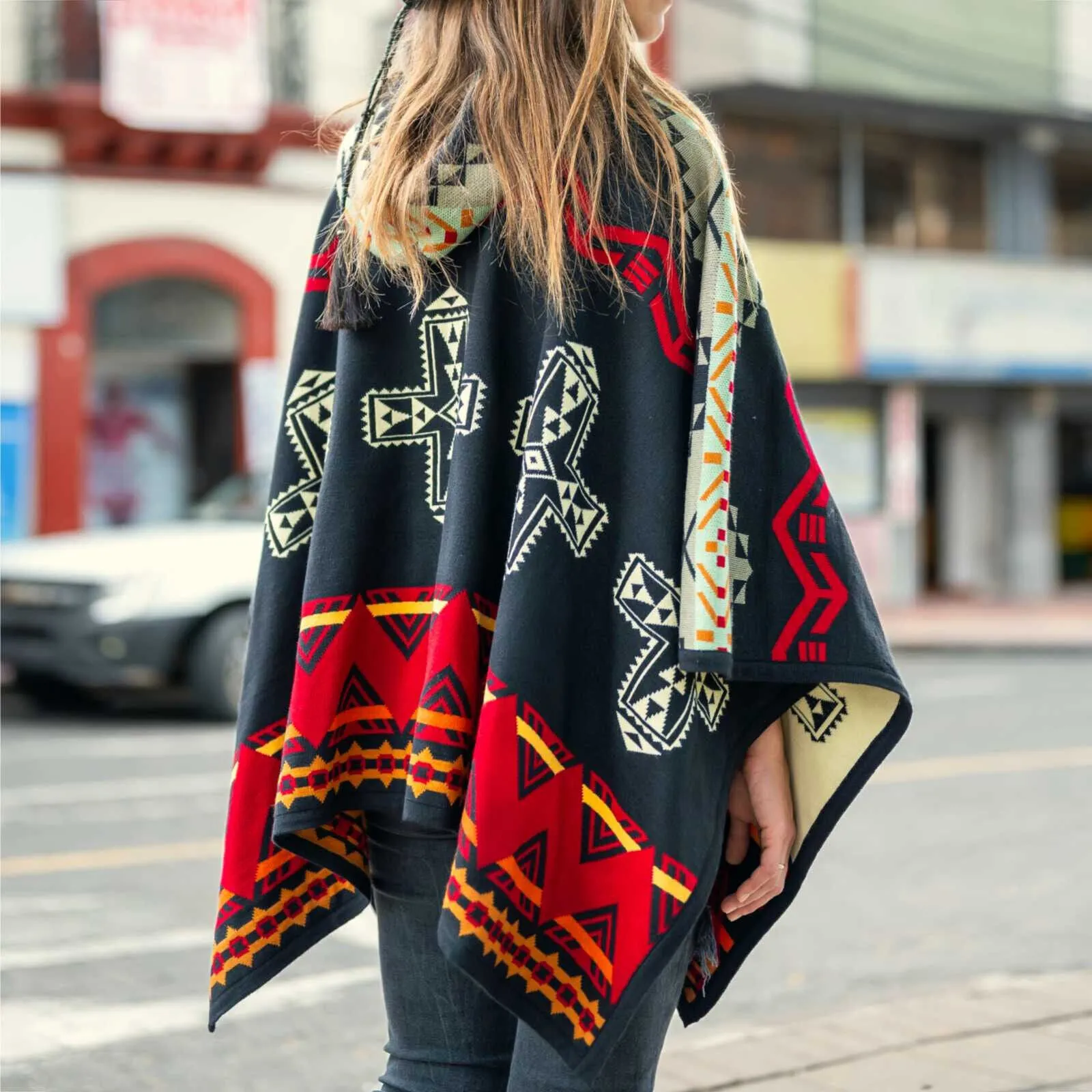 Sarayaku - Harmony of Contrasts Hooded Alpaca-Cotton Poncho - Aztec Geometric Accents