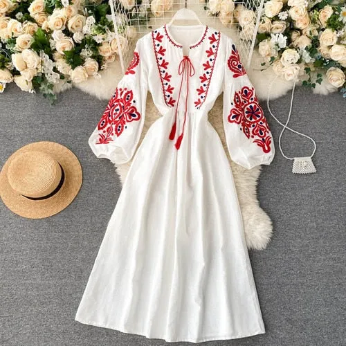 Yeknu Women Autumn Dresses Bohemian Embroidered Flower O-Neck Lantern Sleeve High Waist Pleated Dress All-match Female Vestidos GK393